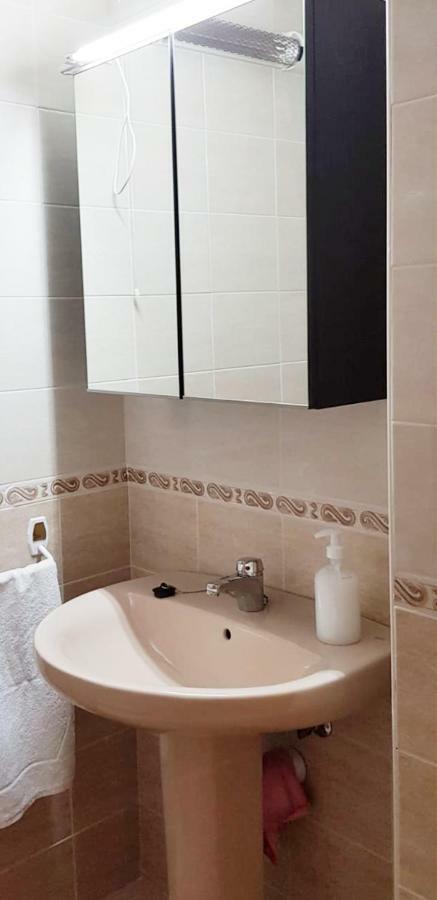 Vivienda Turistica Pirineos XXI Apartment Canfranc Bagian luar foto